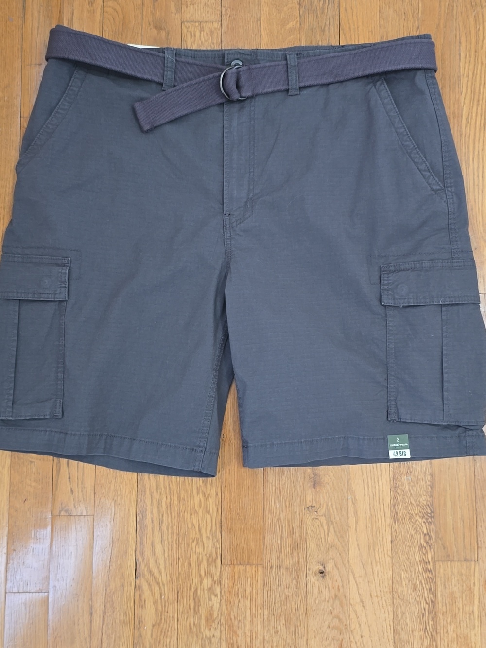 MUTUAL WEAVE BRAND MEN'S BIG AND TALL DARK GRAY CARGO SHORTS SIZE 42 BIG